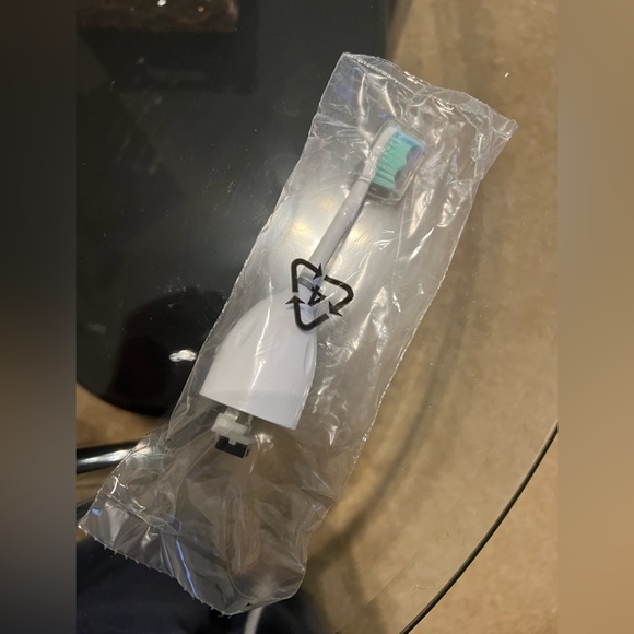 Philips sonicare replacement toothbrush heads, 4 sealed, E Series - Picture 3 of 5